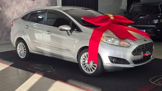 FORD FIESTA 1.6 TITANIUM SEDAN 16V FLEX 4P POWERSHIFT FORD FIESTA 1.6 TITANIUM SEDAN 16V FLEX 4P POWERSHIFT